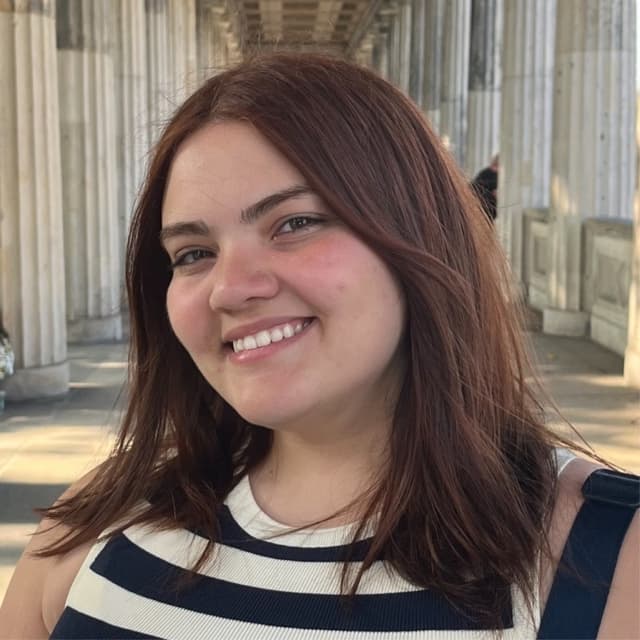 Jazmin González - UX/UI Designer portrait